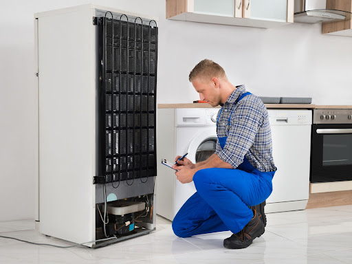 Поправка на развалена част на хладилник в кв. Люлин